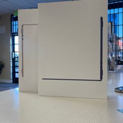 13”MacBook Air M3 256SSD