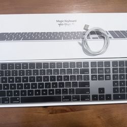 Apple Magic Keyboard with Numeric Keypad black NO Touch ID lighting port