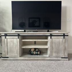 tv stand / entertainment center