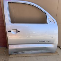 Right Door Toyota Tacoma 2005-15
