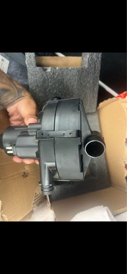 Secondary air injection pump Mercedes-Benz e350