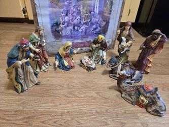 9 Piece Porcelain Nativity Set 1999 READ
