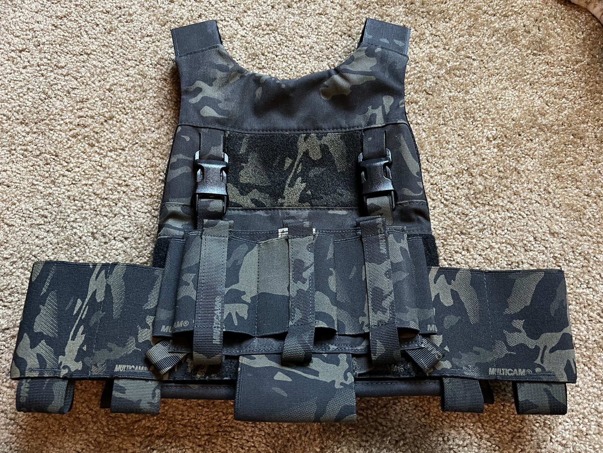 Ferro Concepts Slickster multicam black