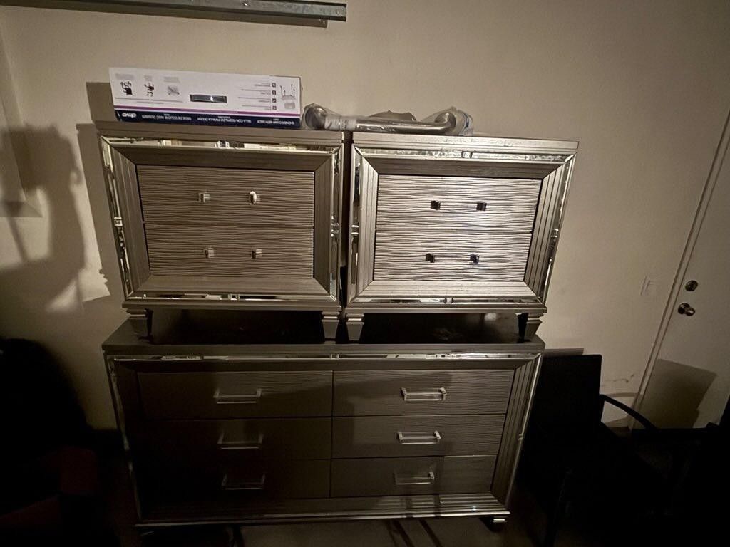 Blinged Platinum colored Dressor set