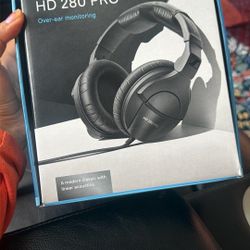 This item is the Sennheiser HD 280 PRO professional monitoring headphones. 