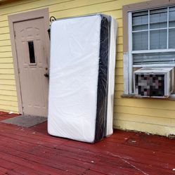 NEW TWIN MATTRESS. Bed frame is not available. Take it home the same day 👍