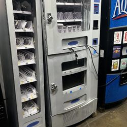 COMBO VENDING MACHINE BRAND NEW