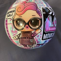 LOLI SURPRISE MOVIE MAGIC DOLL COMES WOTH 10 SURPRISES 