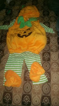 Beautiful pumpkin Halloween costume