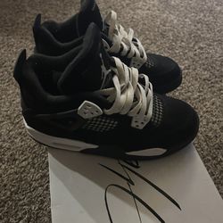 Air Jordan 4 White Thunders