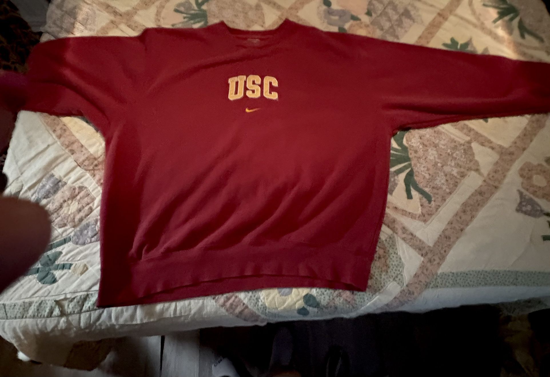 Nike Men’s USC large sweatshirt