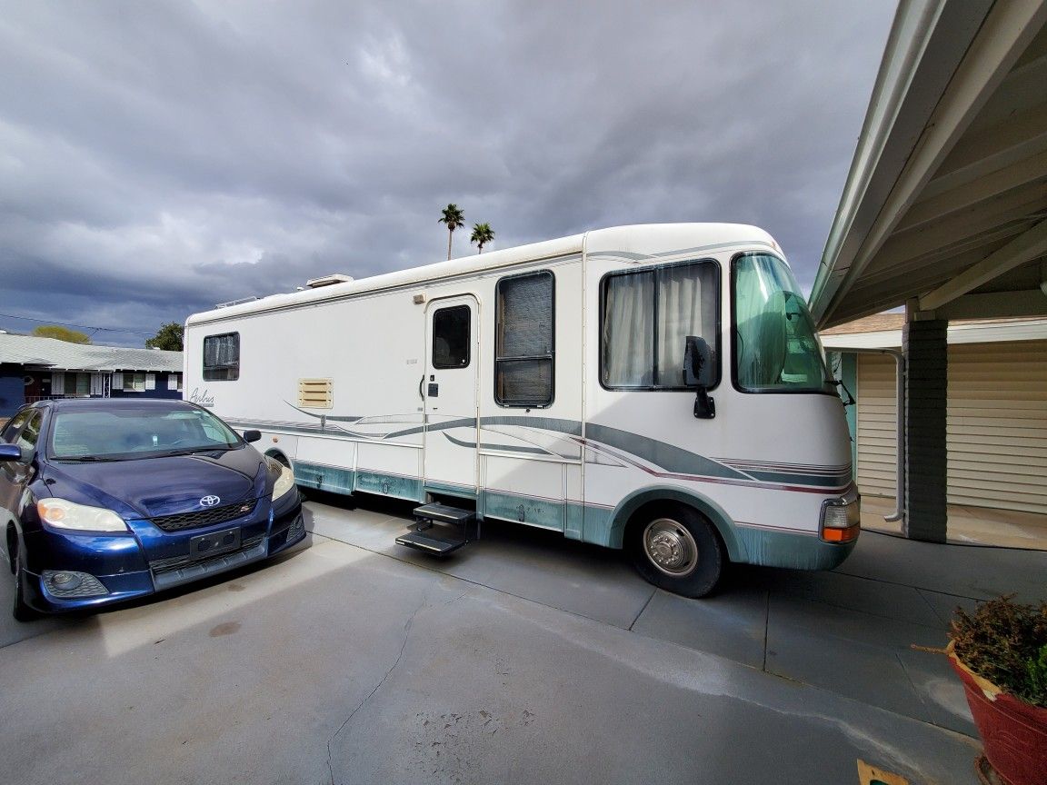 1999 motor home with 1997 Ford chassis Rexhall Airbus