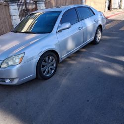 2005 Toyota Avalon