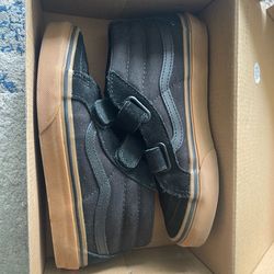 Vans youth mid top size 2.5