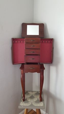 Jewelry Cabinet Armorie