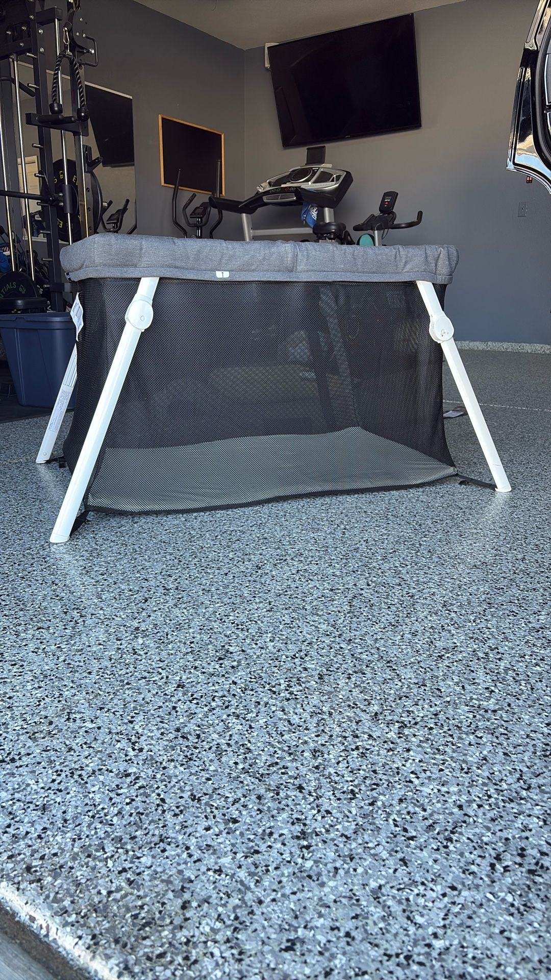 Guava family Lotus Travel Crib