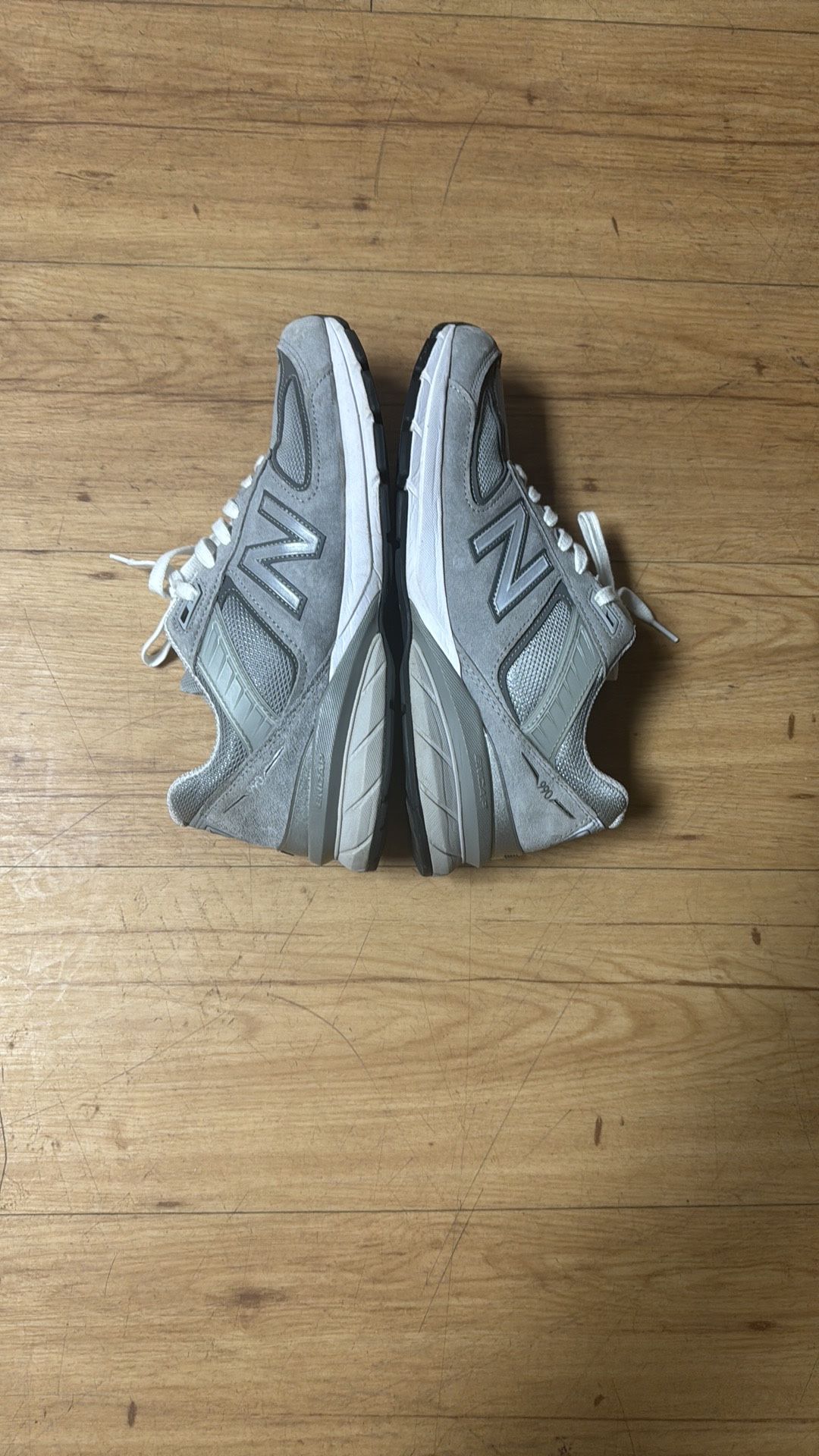New Balance 990v5