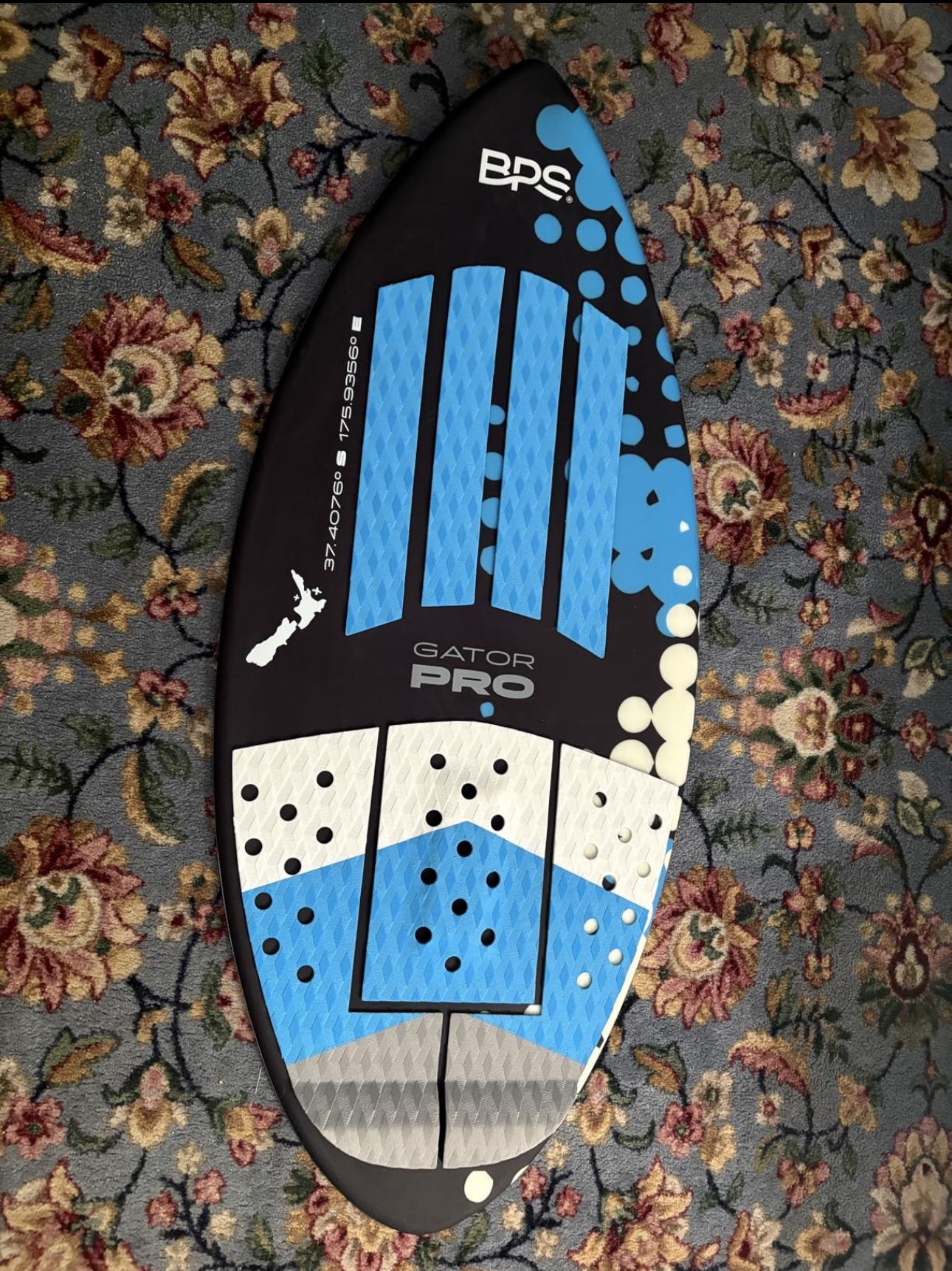 New Zealand Fiberglass Skimboard with Padded Carry Bag Made from Recycled Plastics Performance Skimboard with Custom Tra