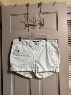 Women’s Torrid White Jean Shorts Size 18  Cuffed