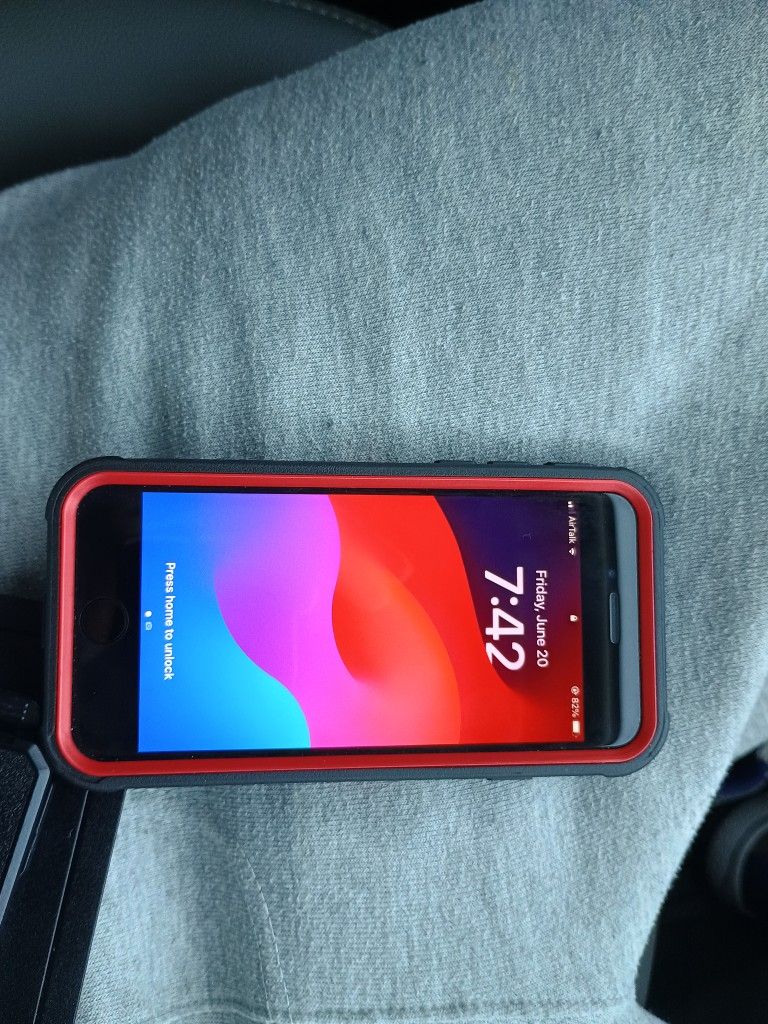 Unlocked iPhone SE (2022)
