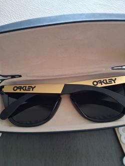 Okley glasses