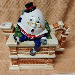 Humpty Dumpty Dept. 56 Tea Pot
