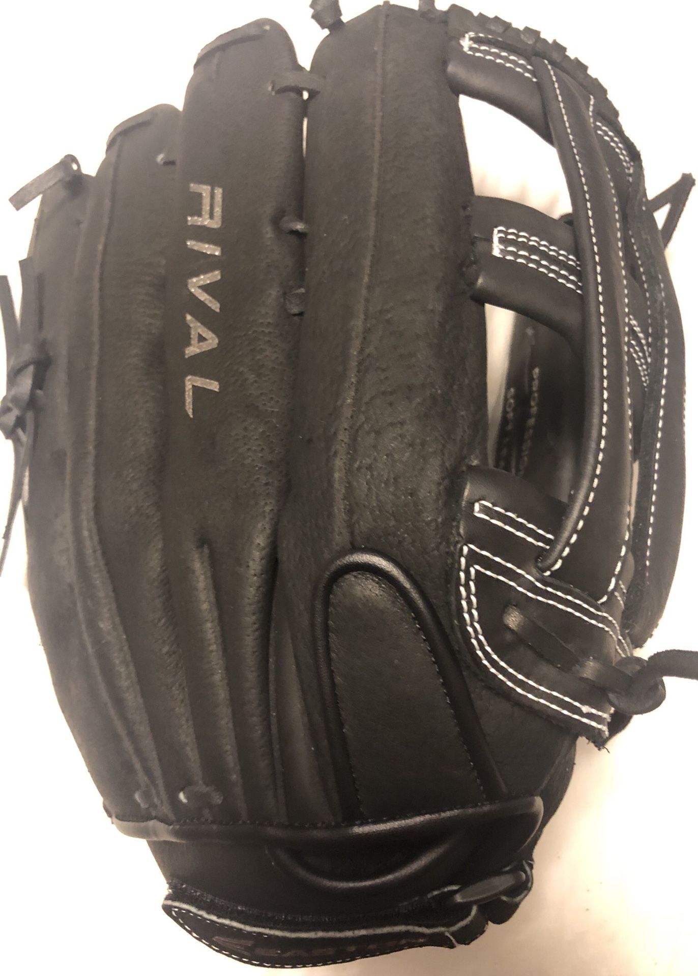 Easton Rival Softball Glove
