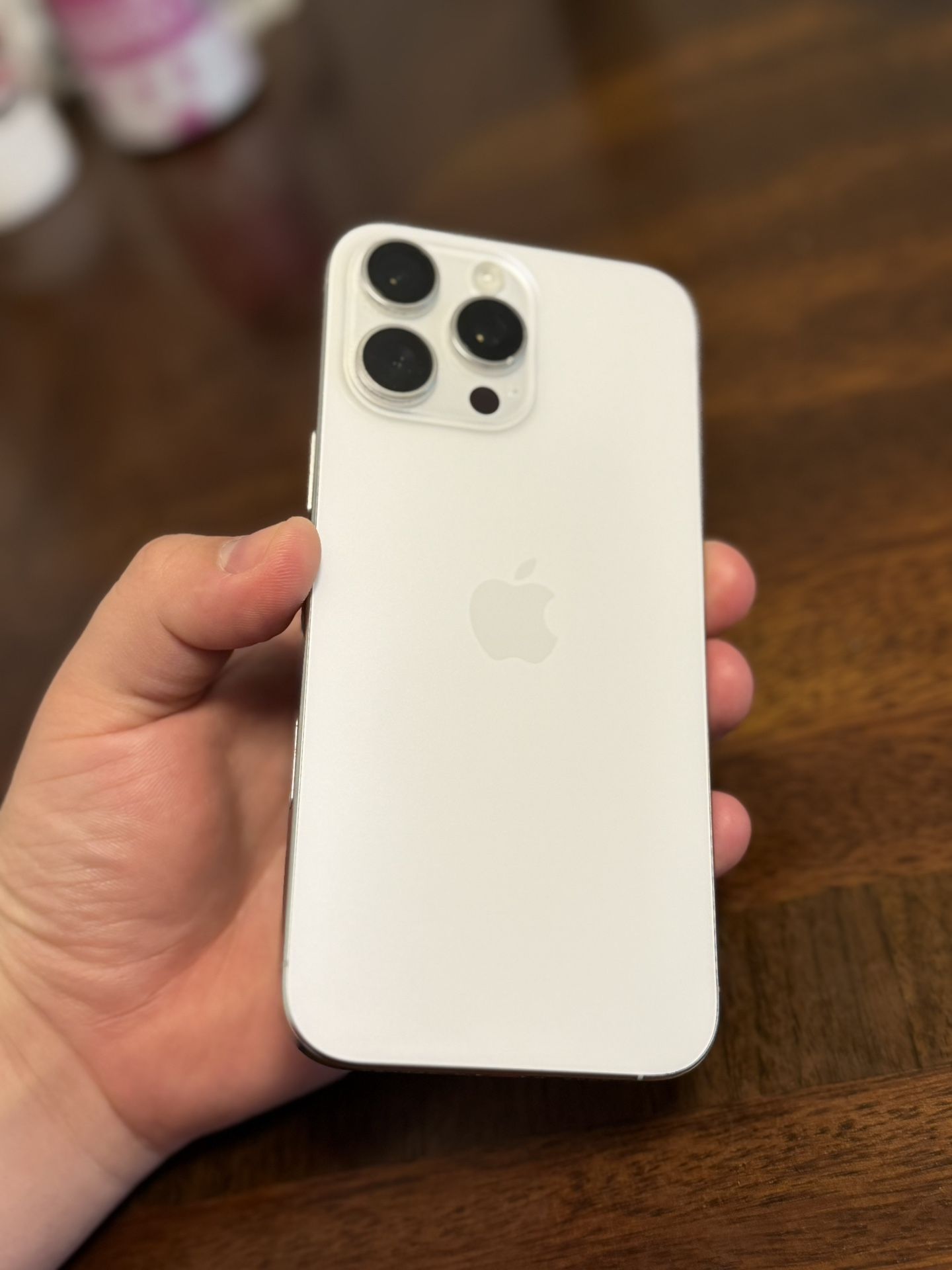 iPhone 16 Pro Max