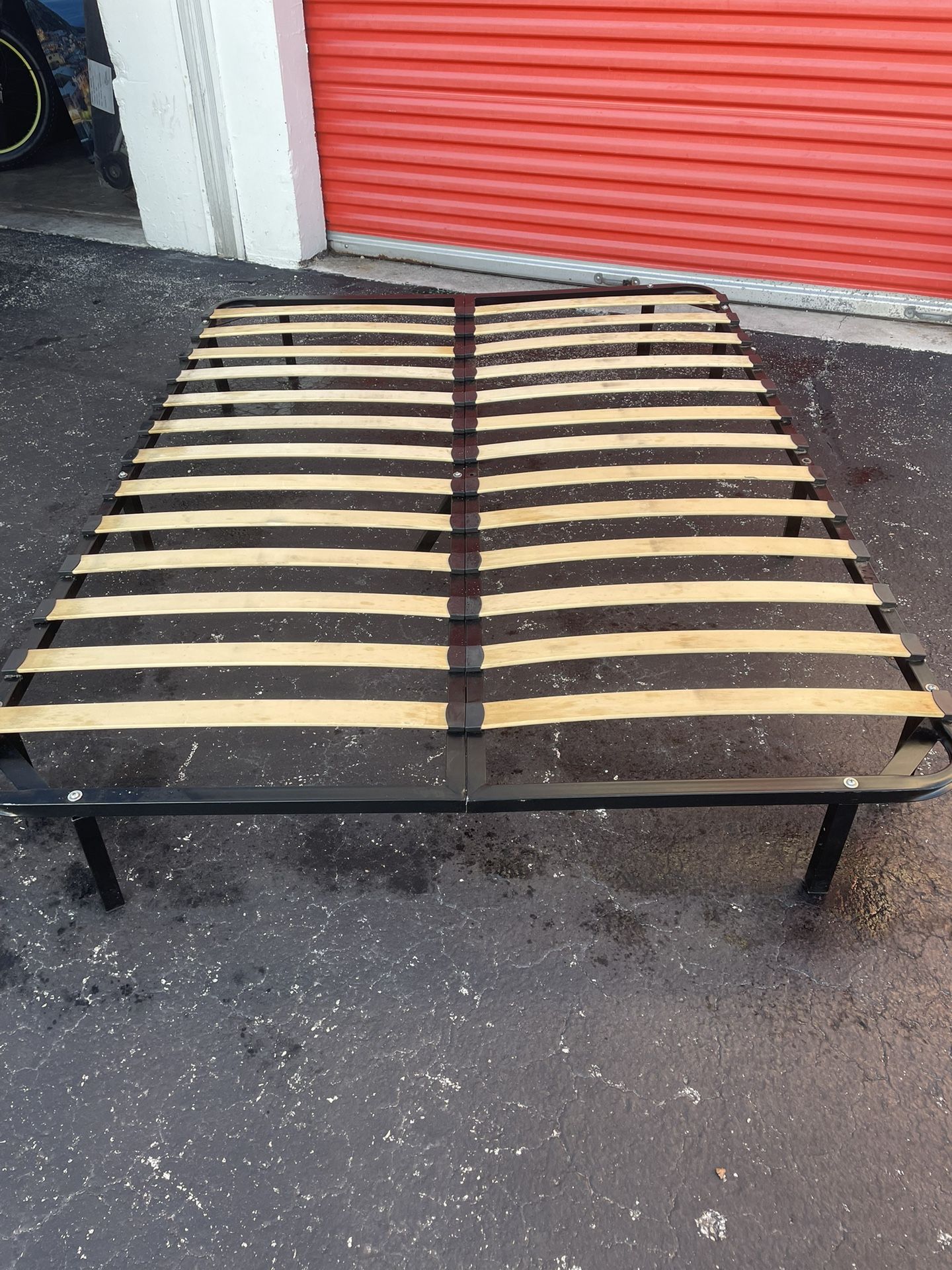 QUEEN PLATFORM 