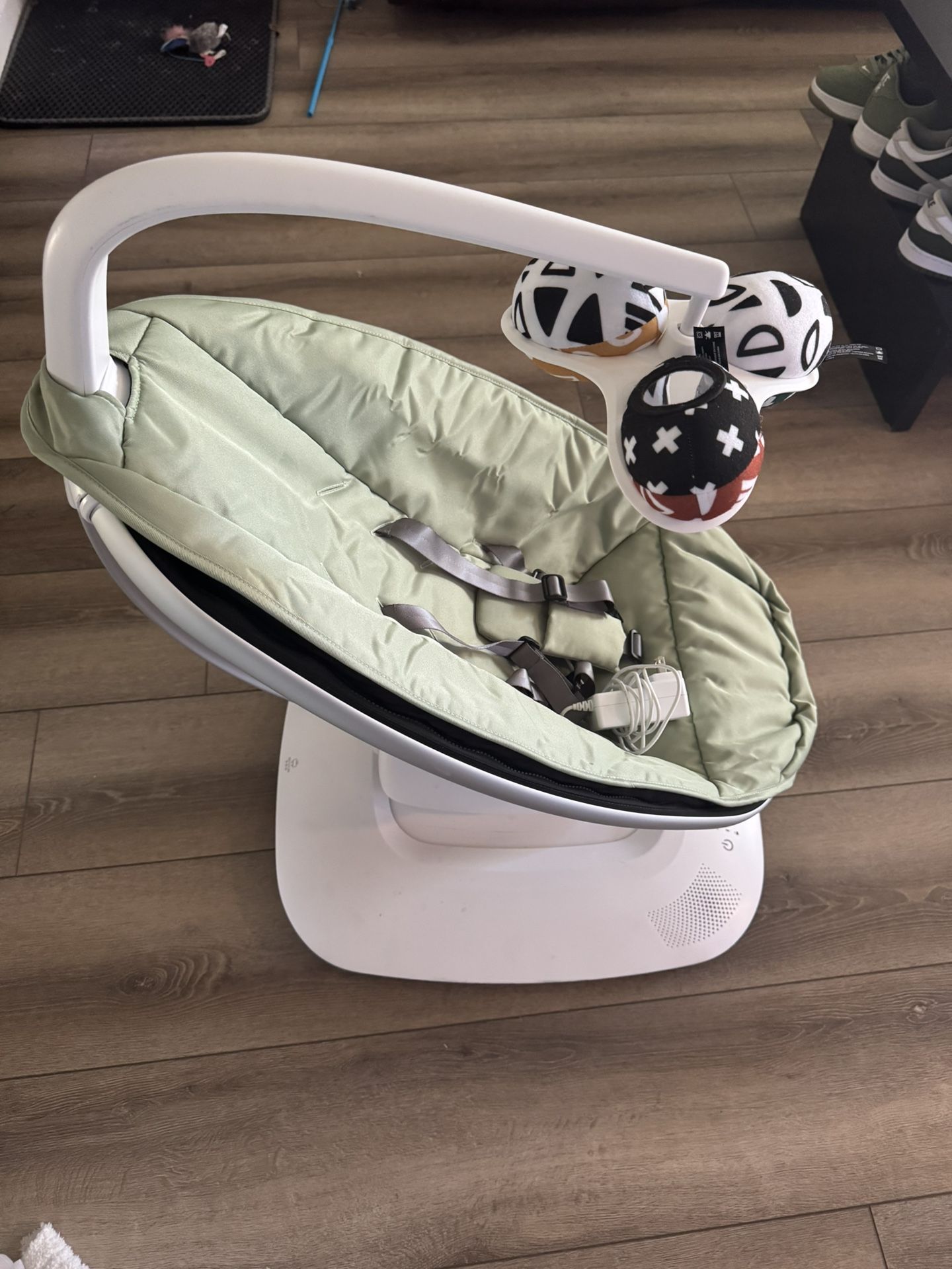 Mamaroo Baby Swing
