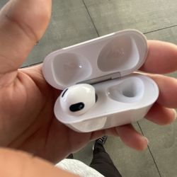 AirPod 3rd Gen (only Case And Left AirPod)
