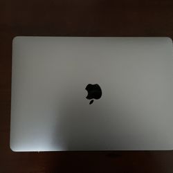 MacBook Air M1 (2020) – $300 — FAST SALE