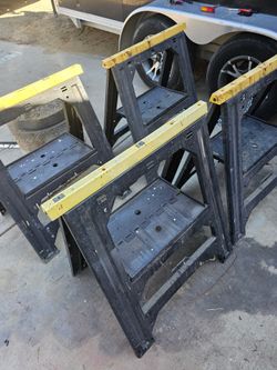 4 sawhorses