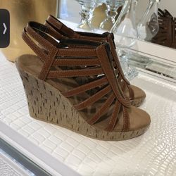 Aerosoles Wedges Size 7,5 News Never Used , Super Soft, 4 ”high platform..