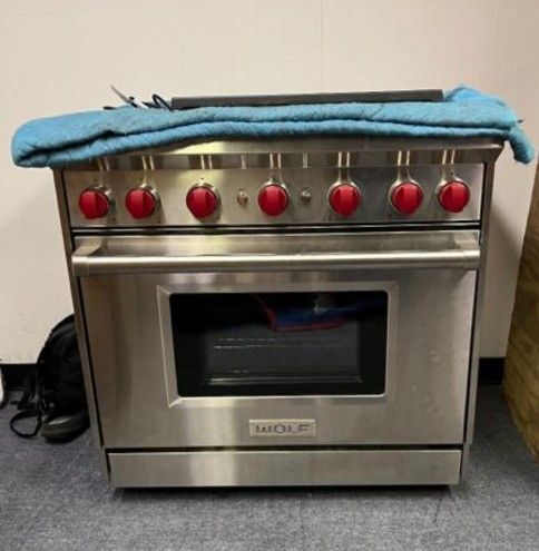 New Wolf 36" Stainleess Steel Full Gas Stove