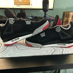 slightly Use Jordan 4s OG BREADS ! Size 8 Men Good Condition Put A Offer ! 