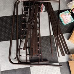 Bed frame (FREE)