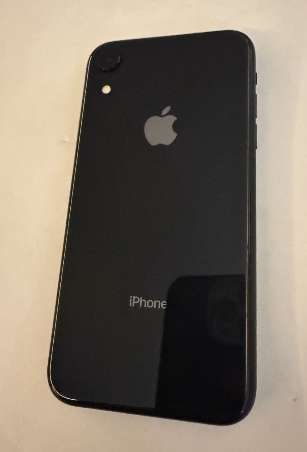 Apple iPhone XR 64gb Unlocked All Carriers
