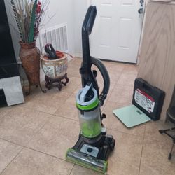 Bissell CleanView Swivel Rewind Pet Vacuum