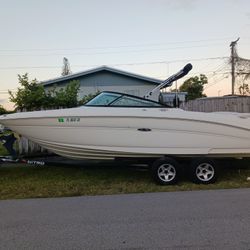 2003 SeaRay Boat 2300sc