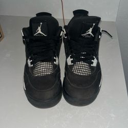 Jordan 4s