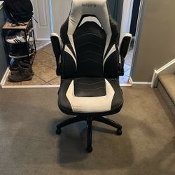 2 Year Old Emerge Gaming Chair
