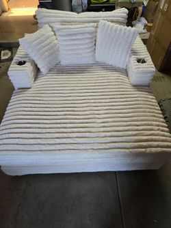 New Oversized Faux Fur Gaming Lounger Sofa Bed Floor Couch