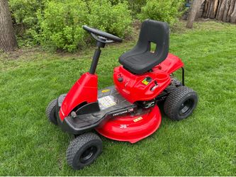 New Craftsman R110 ride on mower tractor
