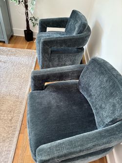 Set of 2 living room chairs