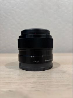 Sony 35mm f1.8 OSS APS-C Lens