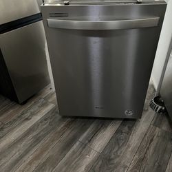 Whirlpool Dishwasher 