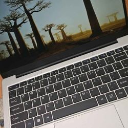 Laptop 