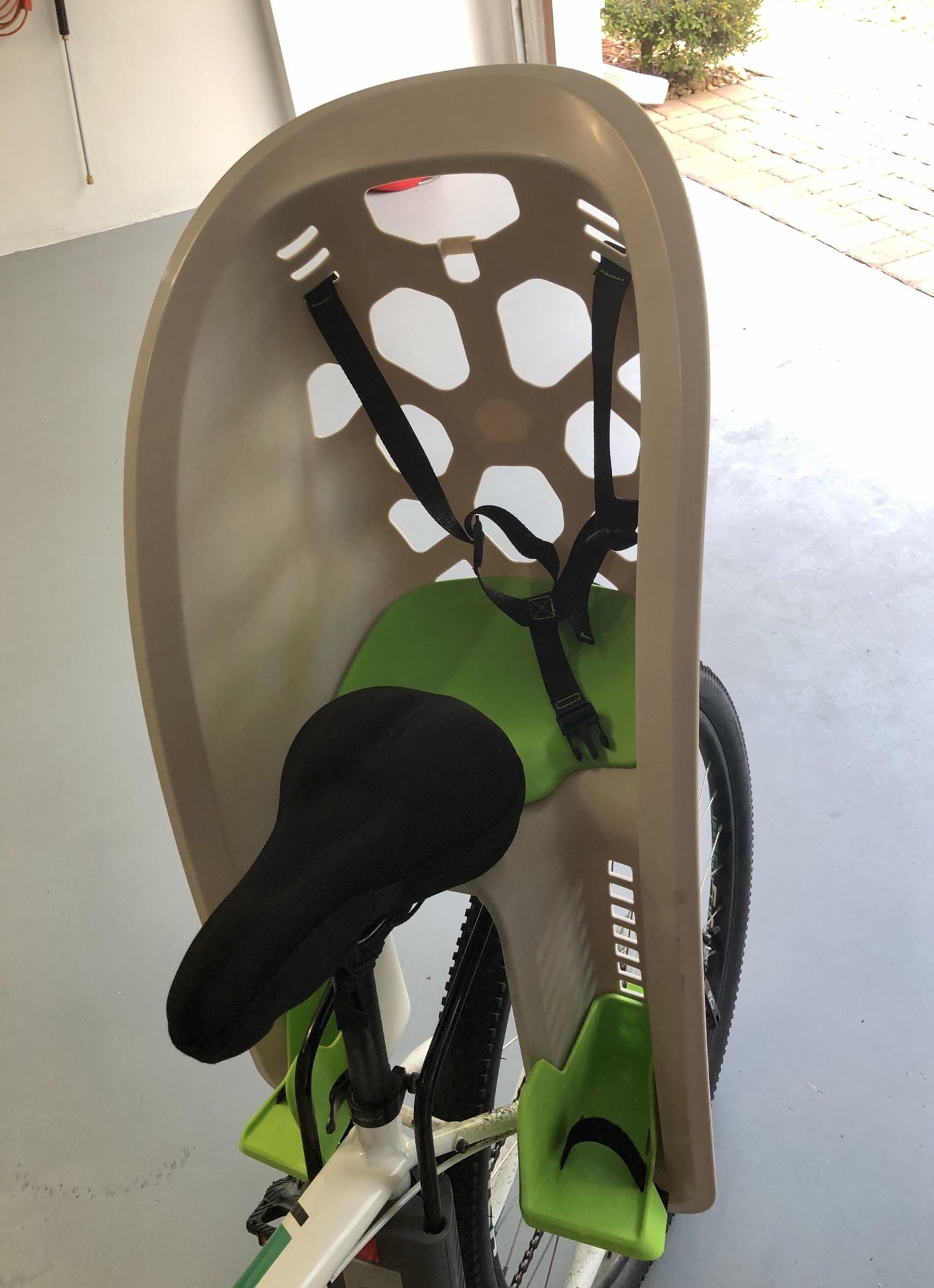 Bell Shell Rear Child Carrier