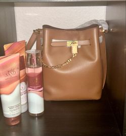 MK Hamilton Bucket bag 